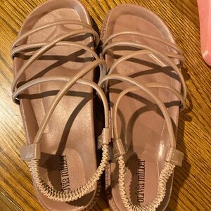 Olivia Miller slip on sandals size 41. (8) Never worn. SAN-2